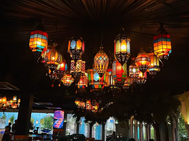 Shisha Cafe Sunset Road مطعم عربي/ شيشة(مطعم و مقهى شيشة)