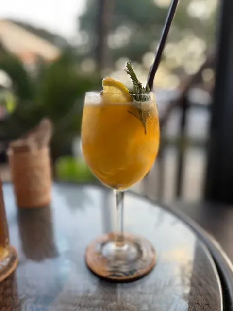 Street 32 Cocktail Bar & Eatery