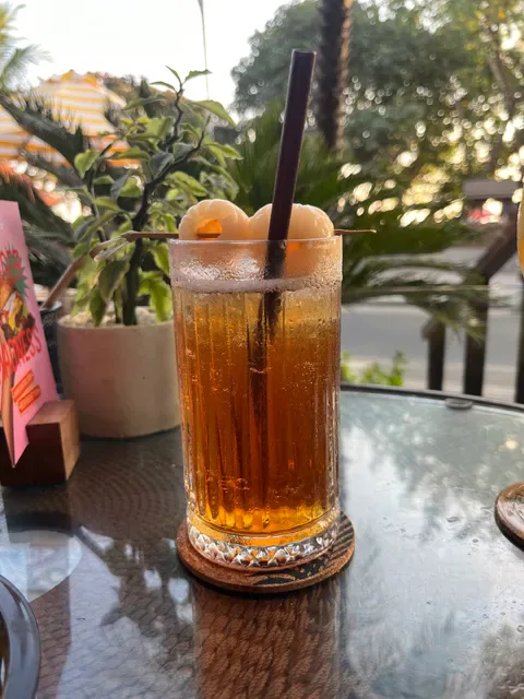 Street 32 Cocktail Bar & Eatery