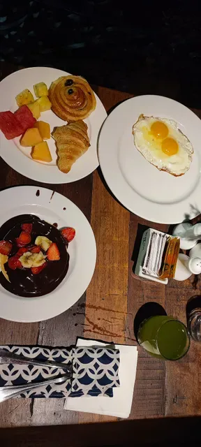 Sunny16 Cafe - Fontana Hotel