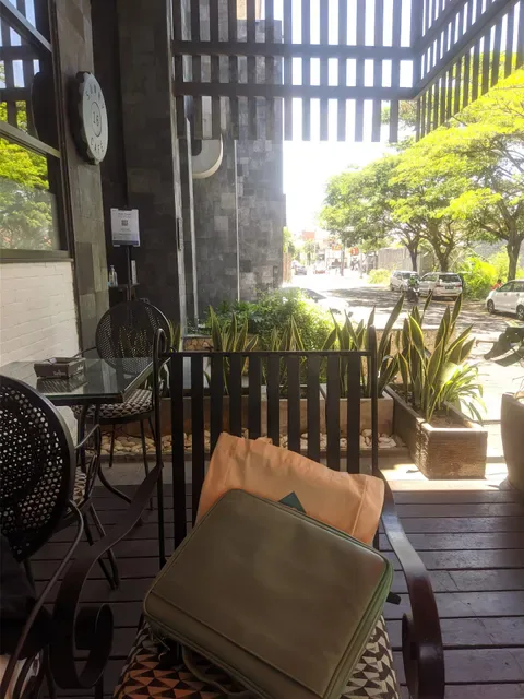 Sunny16 Cafe - Fontana Hotel
