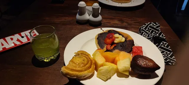 Sunny16 Cafe - Fontana Hotel