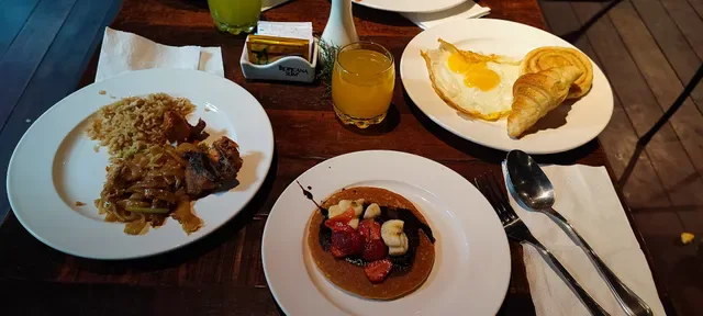 Sunny16 Cafe - Fontana Hotel