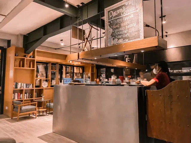 Sunny16 Cafe - Fontana Hotel