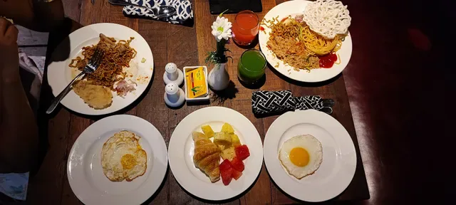 Sunny16 Cafe - Fontana Hotel