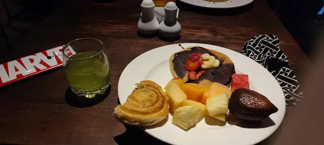 Sunny16 Cafe - Fontana Hotel