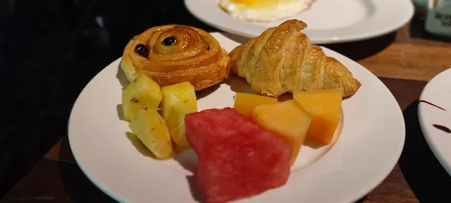 Sunny16 Cafe - Fontana Hotel