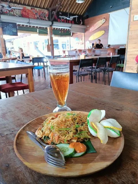 Swell Bar & Restaurant