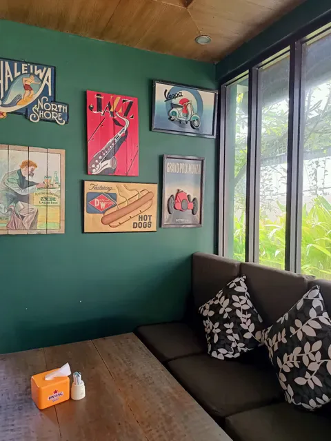 Swell Bar & Restaurant