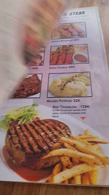 Swell Bar & Restaurant