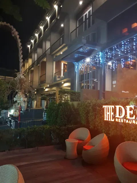 The DECK Resto & Bar