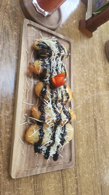 Three Coins Coffee & Eatery