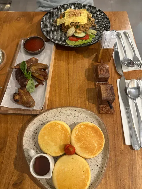 Three Coins Coffee & Eatery