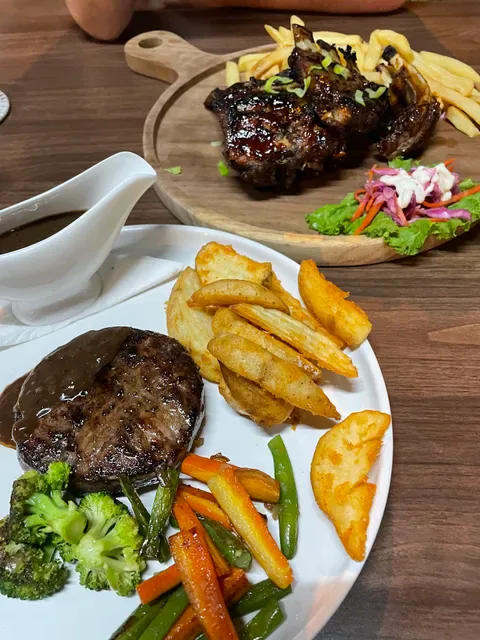 Three Kings Cafe Bali