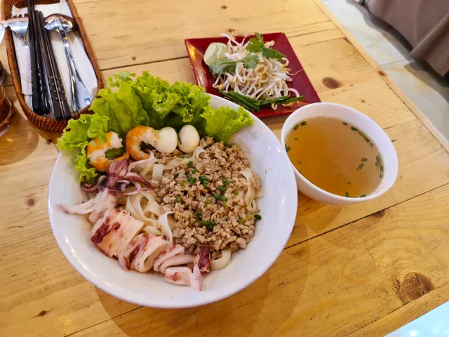 Vietnam Bistro by Mama Hanh