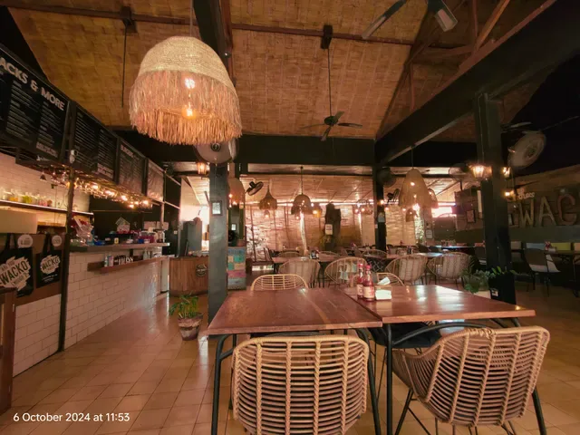 WACKO CAFE & EATERY