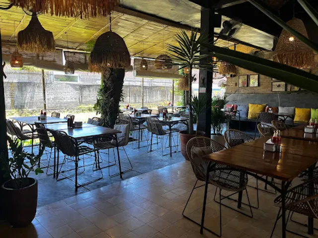 WACKO CAFE & EATERY