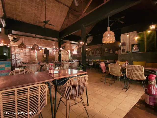 WACKO CAFE & EATERY