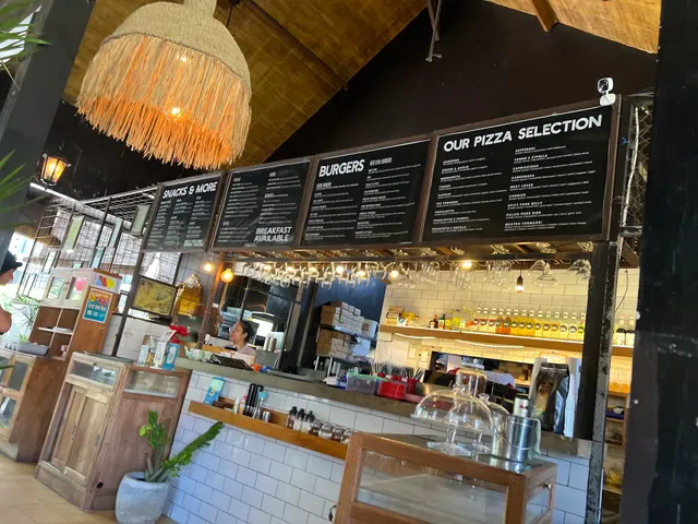 WACKO CAFE & EATERY