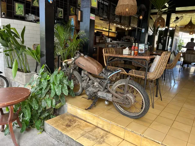 WACKO CAFE & EATERY