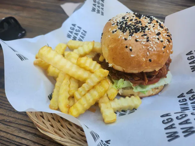 Waga Waga Waga Foodtruck - Burgers, Sandwiches, Tacos