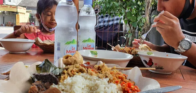 Warung Babi Guling Bu Made