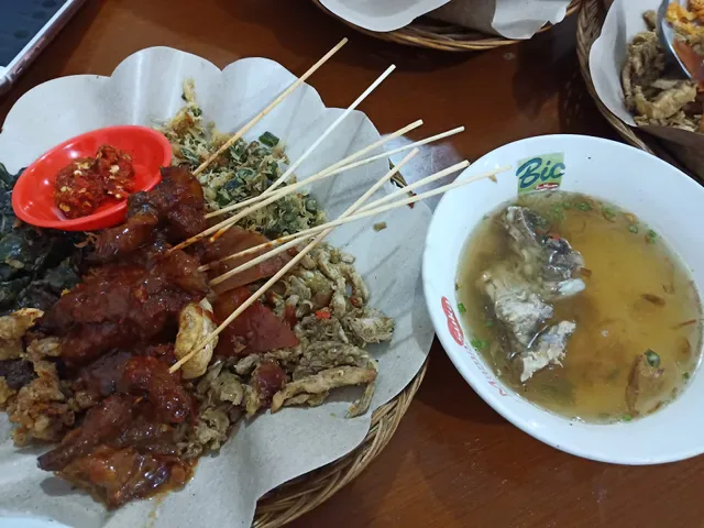 Warung Babi Guling Bu Made