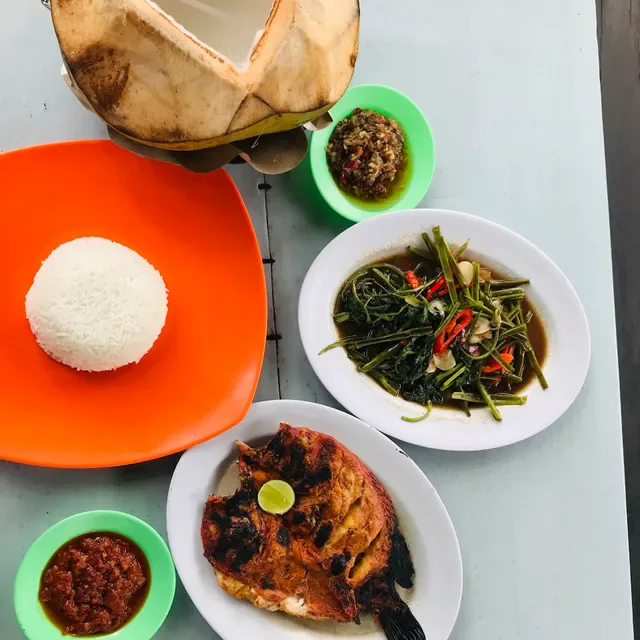 Warung Hawaii Grill Seafood