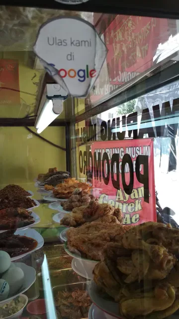 Warung Muslim Podomoro