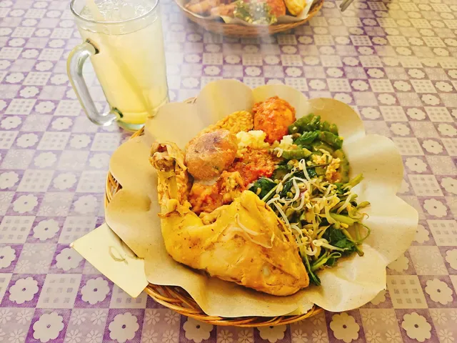 Warung Muslim Podomoro