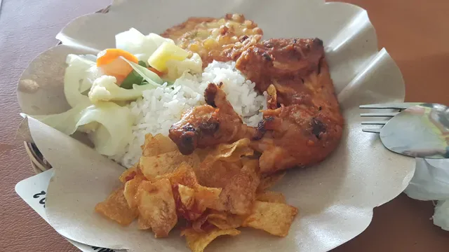 Warung Muslim Podomoro