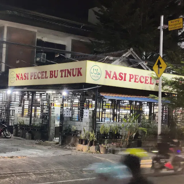 Warung Nasi Pecel Bu Tinuk Restaurant