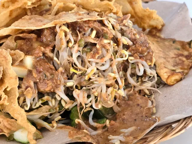 Warung Nasi Pecel Bu Tinuk Restaurant