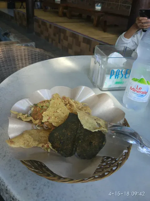 Warung Nasi Pecel Bu Tinuk Restaurant