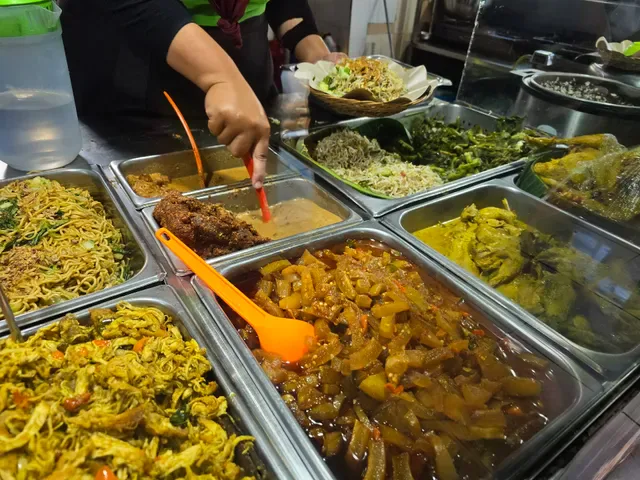 Warung Nasi Pecel Bu Tinuk Restaurant