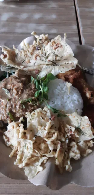 Warung Nasi Pecel Bu Tinuk Restaurant