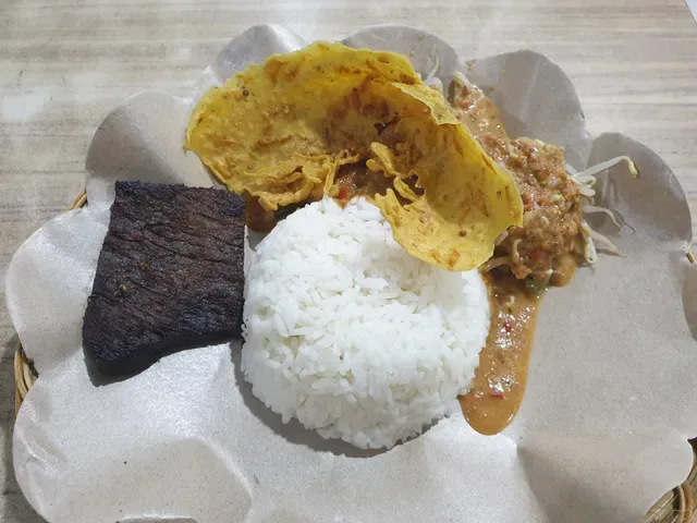 Warung Nasi Pecel Bu Tinuk Restaurant