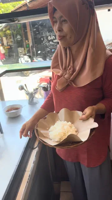 Warung Nauli