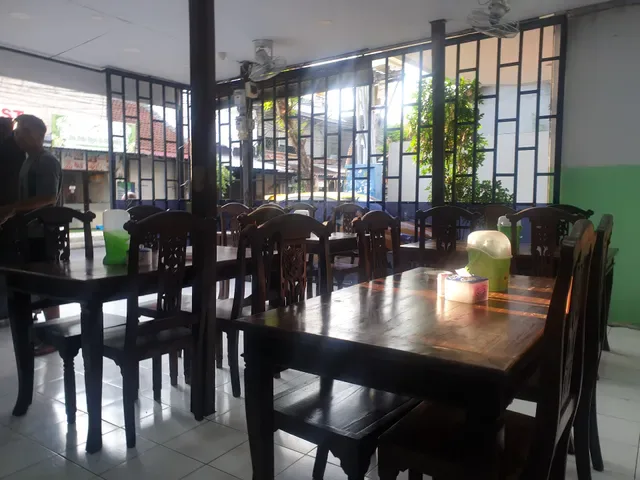 Warung Nauli
