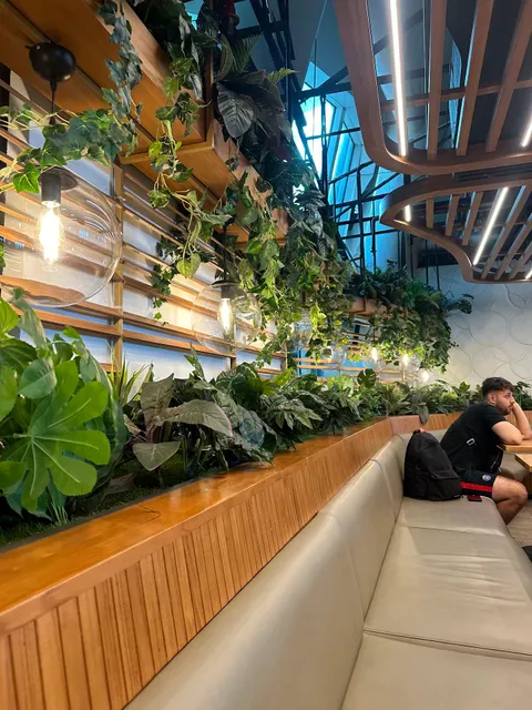 Wolfgang Puck Kitchen + Bar