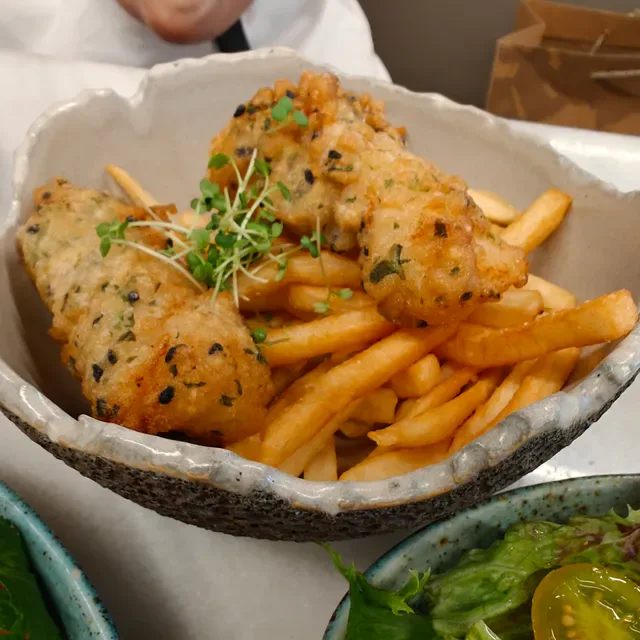 Wolfgang Puck Kitchen + Bar