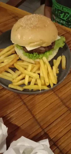 Yummy Yummy Food & Drink