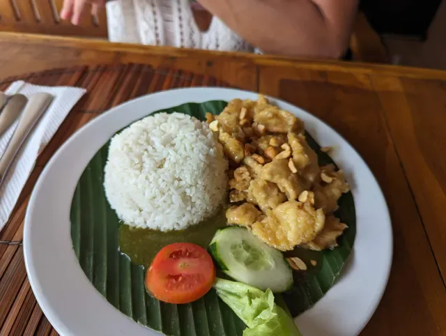 Yummy Yummy Food & Drink