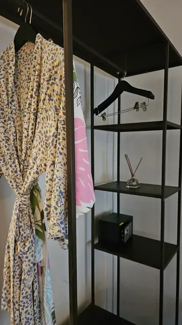Lovina Life Room & Cafe