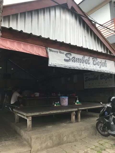 Ayam Sambel Bejek Belayu