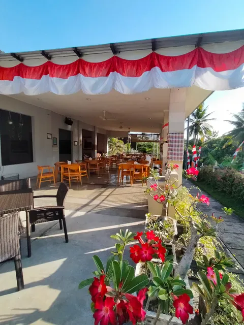 Luvi Cafe & Restaurant.