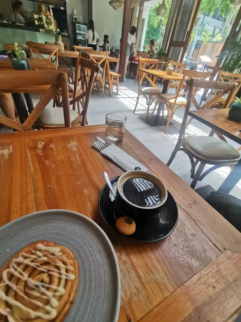 almond.