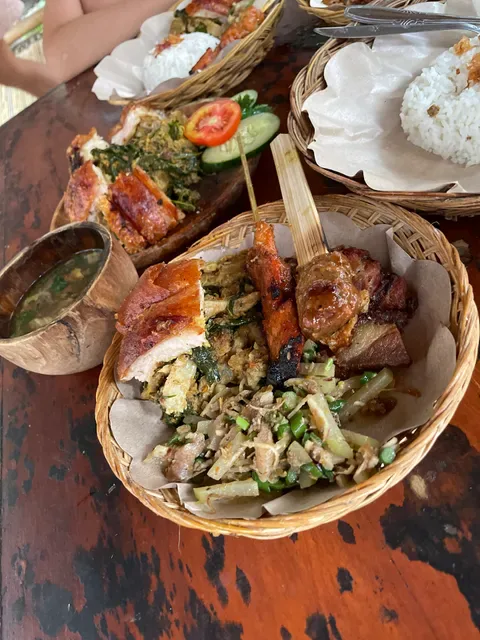 Guling Samsam Merekak
