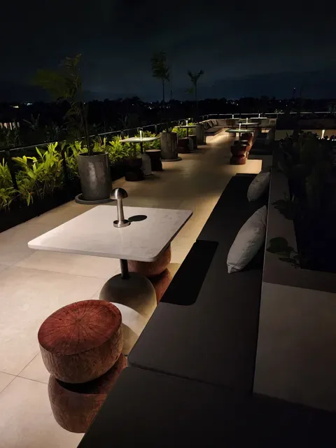 Le Bajo Bali