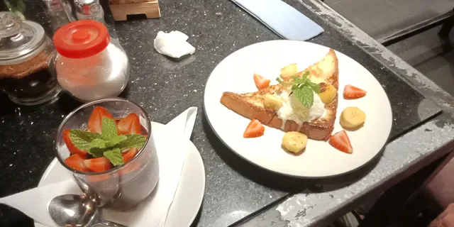 Manas Cafe 1